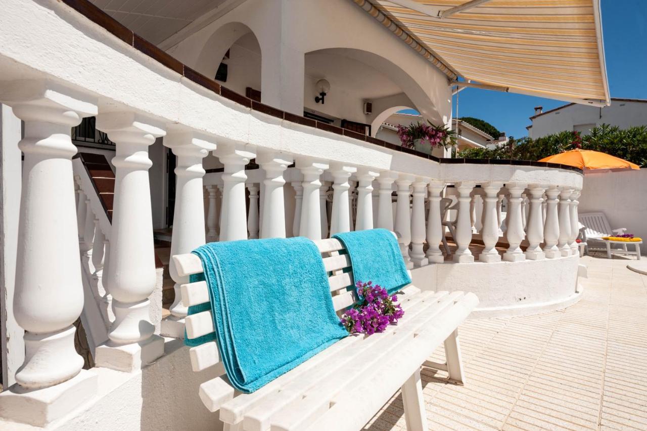 Villa Yvonne L' Escala Exterior foto